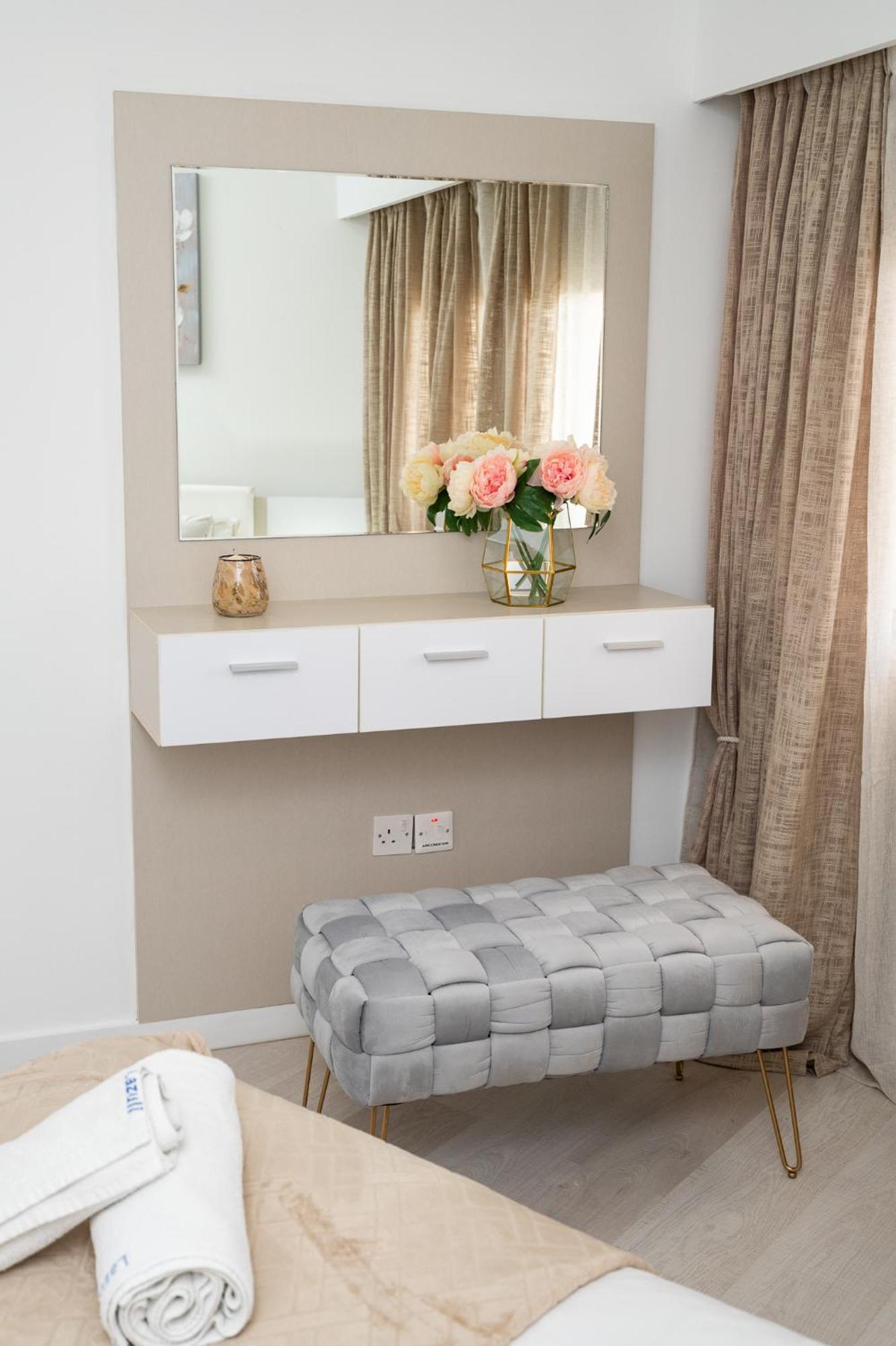 Lazuli Beach & Pool Apartment 501 Larnaca Dış mekan fotoğraf