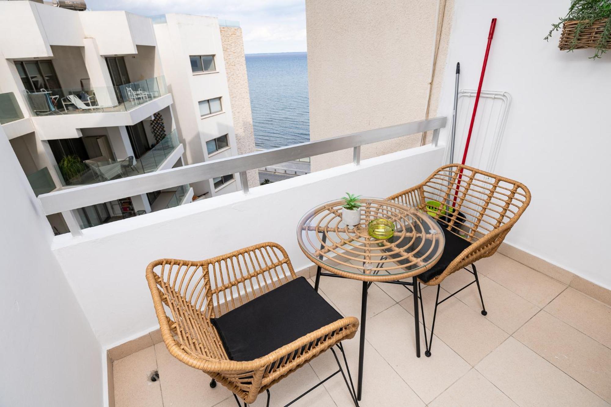 Lazuli Beach & Pool Apartment 501 Larnaca Dış mekan fotoğraf