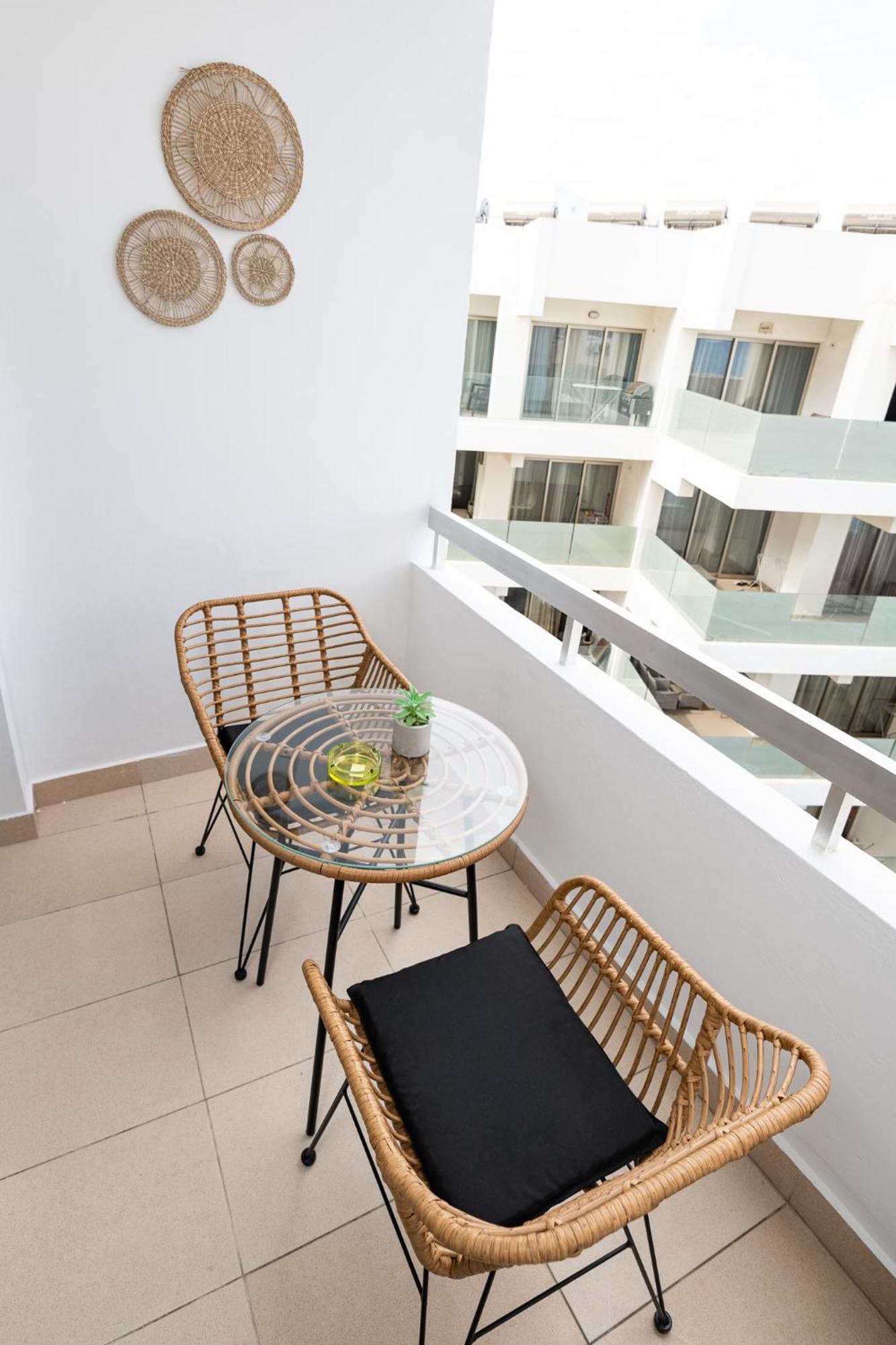Lazuli Beach & Pool Apartment 501 Larnaca Dış mekan fotoğraf