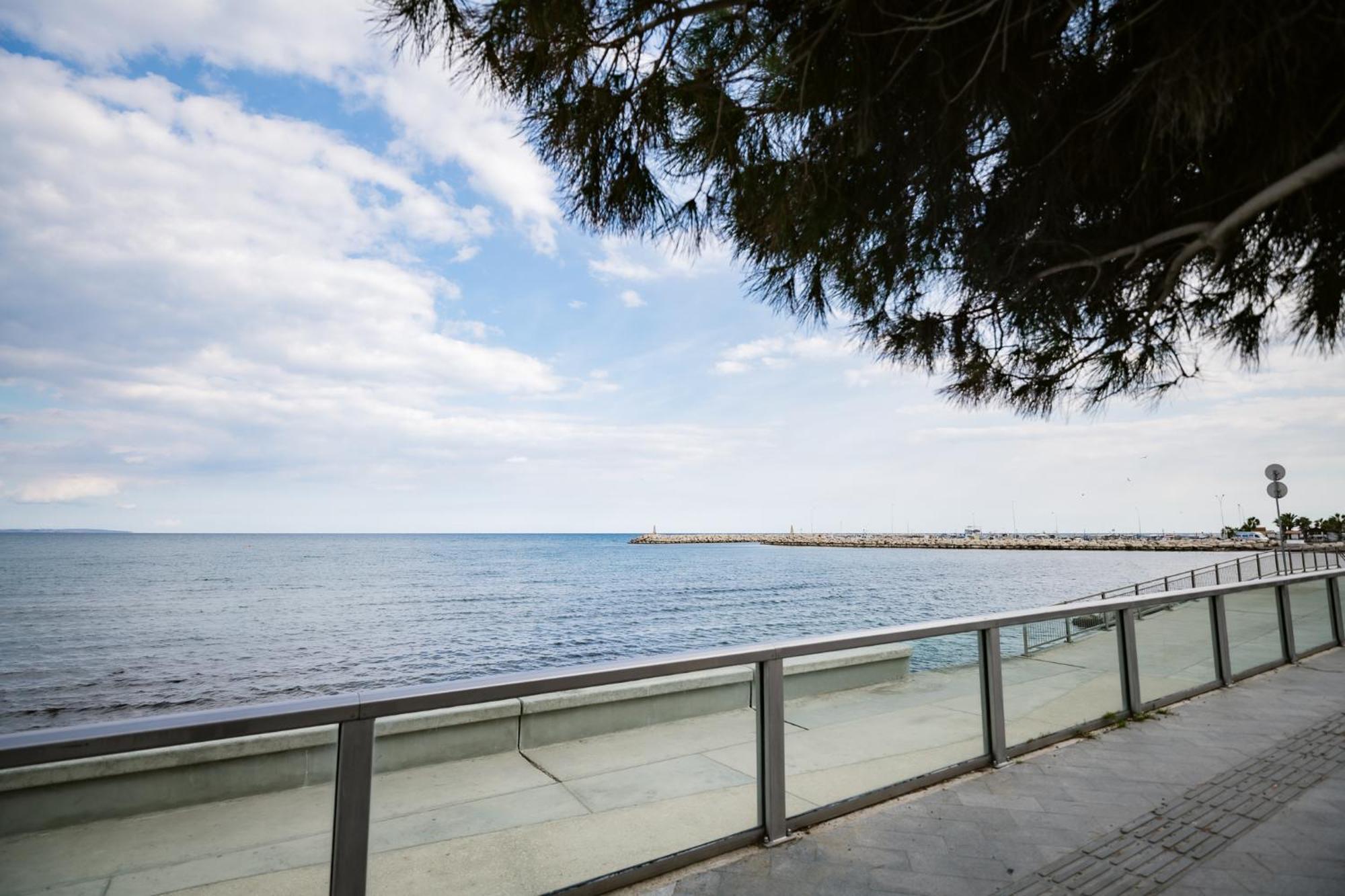 Lazuli Beach & Pool Apartment 501 Larnaca Dış mekan fotoğraf